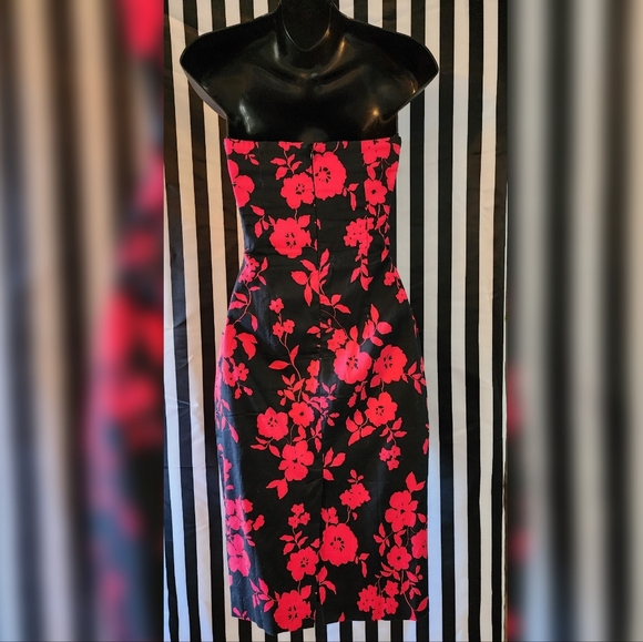 Size xs UK 6 US XS Starlets & Harlots wiggle dress EUC - Picture 3 of 6